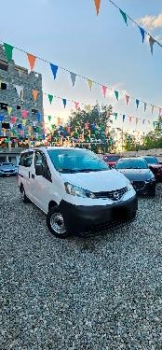 Nissan nv200  año 2020  inicial 300000 precio 890000
