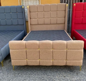 Cama matrimonial moderna color crema