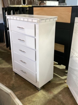 Biuro blanco modelo piramides