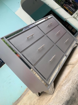 Cajonera con gavetas gris