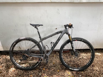 Felt nine 5 custom -precio rebajado-