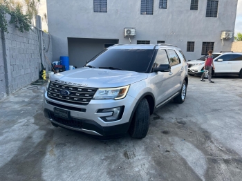 Ford explored gris 2016