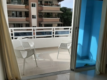 Apartamento de 3 habitaciones y estudio en bella vista