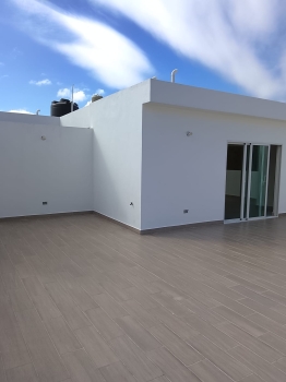 Exclusivo pent-house con amplios espacios y una gran terraza privada a