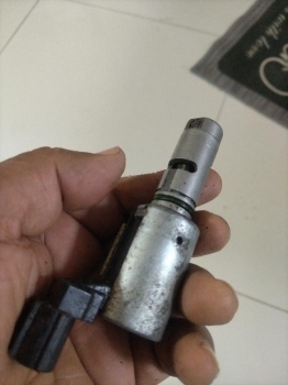 Válvula solenoide de control de aceite del árbol de levas ford escape