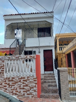 Alquilo casa 3 habitaciones 2do nivel los trinitarios sto. dgo. este