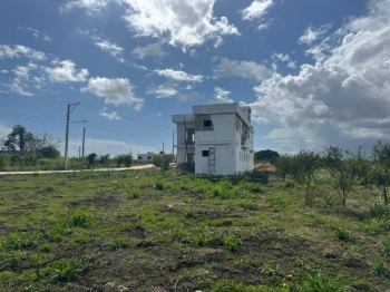 Solares en residencial con seguridad.
