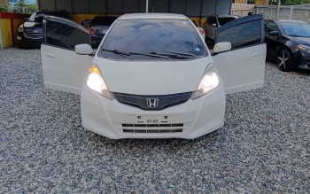 Honda fit 2013 sin detalles gomas nuevas  interior impecable precio485