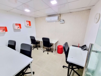 Oficina privada en el céntrico ensanche naco