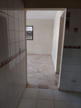 ️ vendo amplia casa en el  ????km. 14 autopista duarte  180 de constr