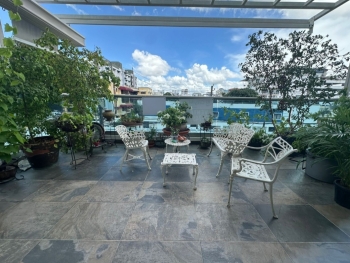 Apartamento en venta en evaristo morales  236.80 m de amplitud y confo