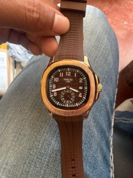 Reloj nibosi 1985 estilo sport-luxury con fechero y cronografo