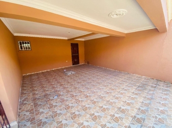 Vendo casa en residencial del este  zona oriental    arriba   3 habita
