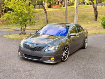 Toyota camry le 2010