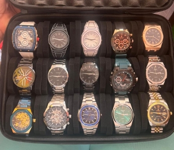 Varios modelos de relojes disponibles estilo casual  y deportivo