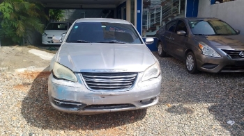 Se vende chrysler 200 asi como esta