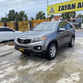 Venta de kia sorento aÑo 2013 4 cilindro y 3 fila asiento