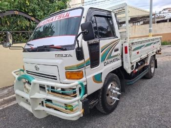 Vendo daihatsu cama corta aÑo 2009  en santo domingo norte