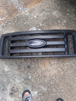 Parrilla ford f150 del 2009 al 2014 en san cristóbal