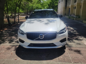Volvo cx60 t5 momentum 19