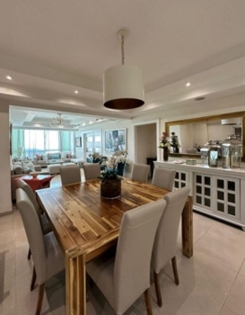 Apartamento en venta en evaristo morales.