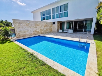 Vendo hermosa villa en playa nueva romana