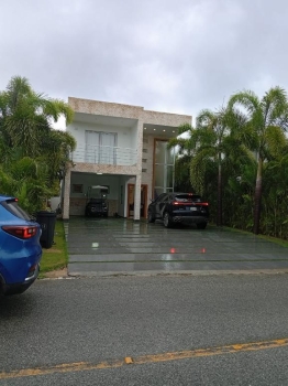 Vendo hermosa villa en playa nueva romana