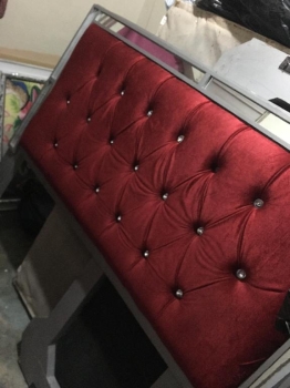 Se vende juego de habitación negociable.