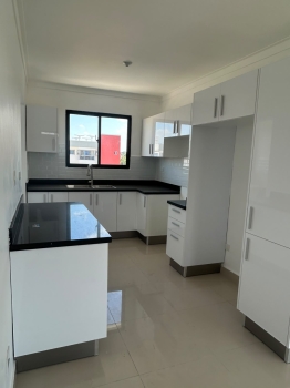 Apartamento de 3 habitaciones en renta en las americas