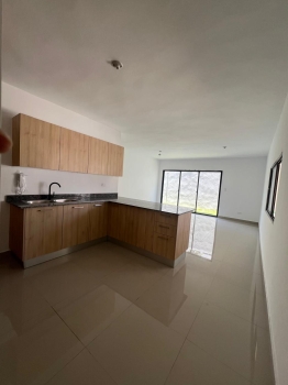 Apartamento en venta en los corales.