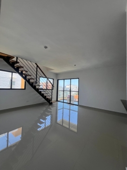 Penthouse en venta en los corales.