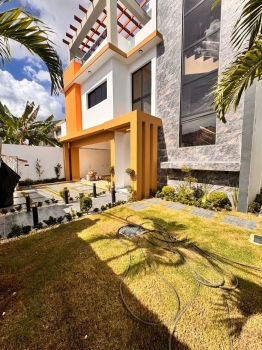 Casa de lujo en venta en autopista san isidro  4 habitaciones piscina