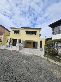 Casa remodelada en arroyo manzano