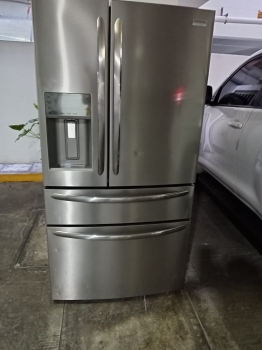 Nevera tipo libro frigidaire