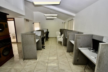 Alquilo casa local en evaristo morales
