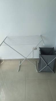 Tendedero y bolsa de ropa sucia ikea