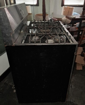 Estufa frigidaire de 36 detalles en 2 hornillas nada del otro mundo.