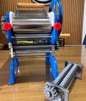 Vendo máquina laminadora / sobadora de masa - para negocio de pastelit