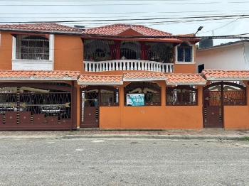 Casa en residencial los tres ojos santo domingo este