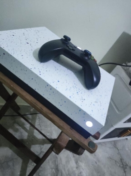 Xbox one x hyperspace edición especial  monitor aoc
