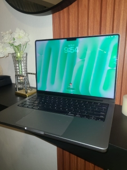 Macbook pro a2918