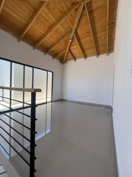 Apartamento en venta en los corales.