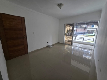Apartamento en altos de alameda 1er nivel con patio privado