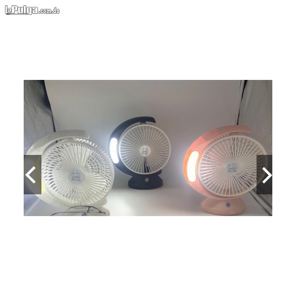 Ventilador Recargable pequeño con luz LED 3 Velocidades Abanico Foto 6970914-4.jpg