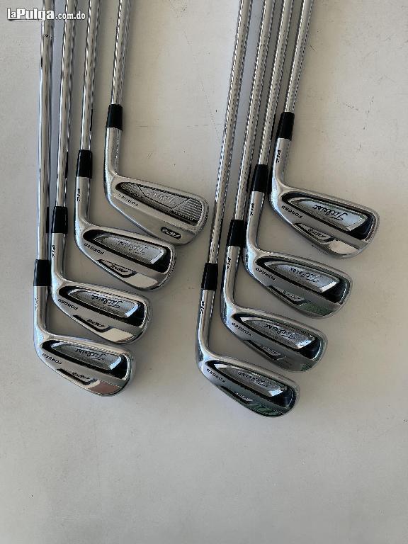 Set de hierros de golf Foto 7130837-2.jpg