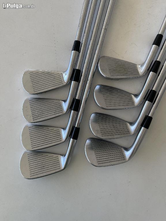 Set de hierros de golf Foto 7130837-5.jpg