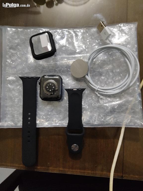 Apple Smartwatch Foto 7133494-1.jpg