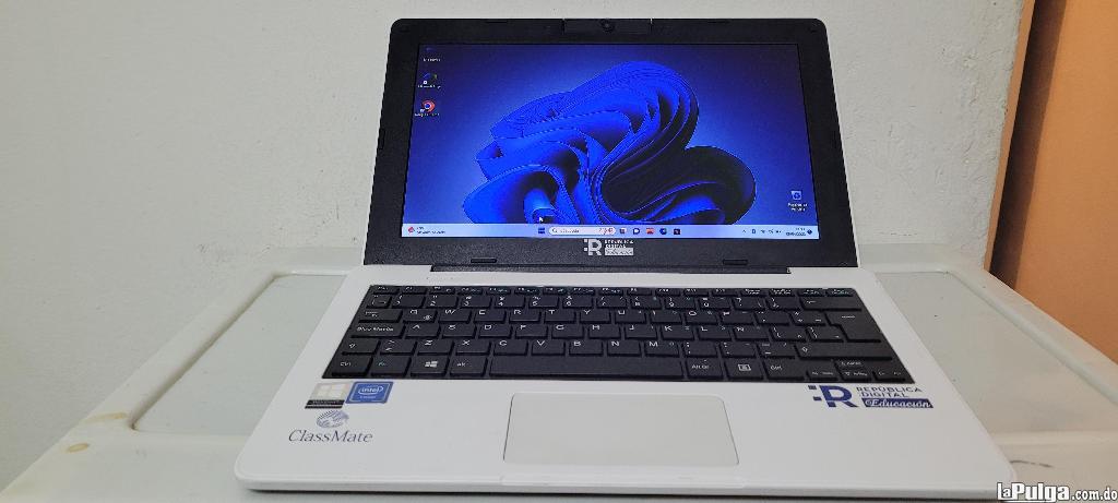 Laptop blanca 12 Pulg Intel Ram 4gb Disco 128gb SSD Solido Foto 7146745-1.jpg
