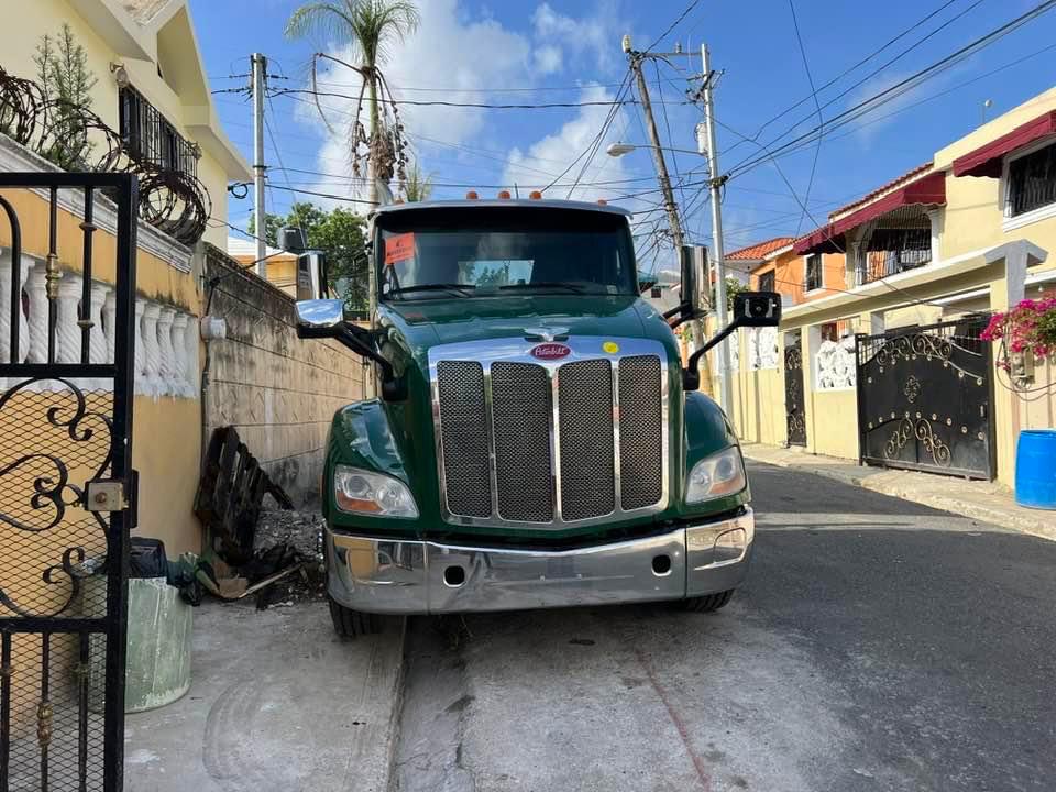 Truck PETERVILT 2016 en Santo Domingo Este Foto 7168903-1.jpg