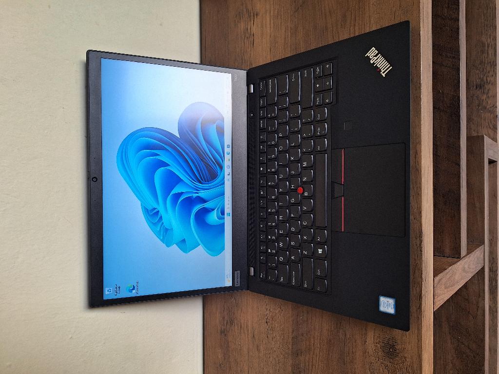 Laptop Lenovo Thinkpad T490 Foto 7168914-1.jpg